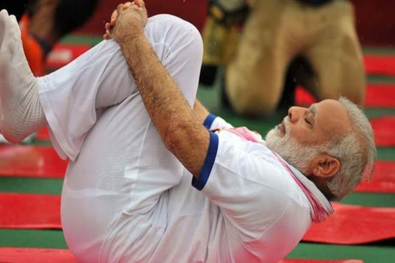 International Yoga Day 2018 Pm Modi Inspires The Nation By Performing Asanas 