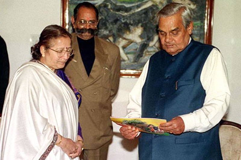 facts about speaker Sumitra Mahajan 