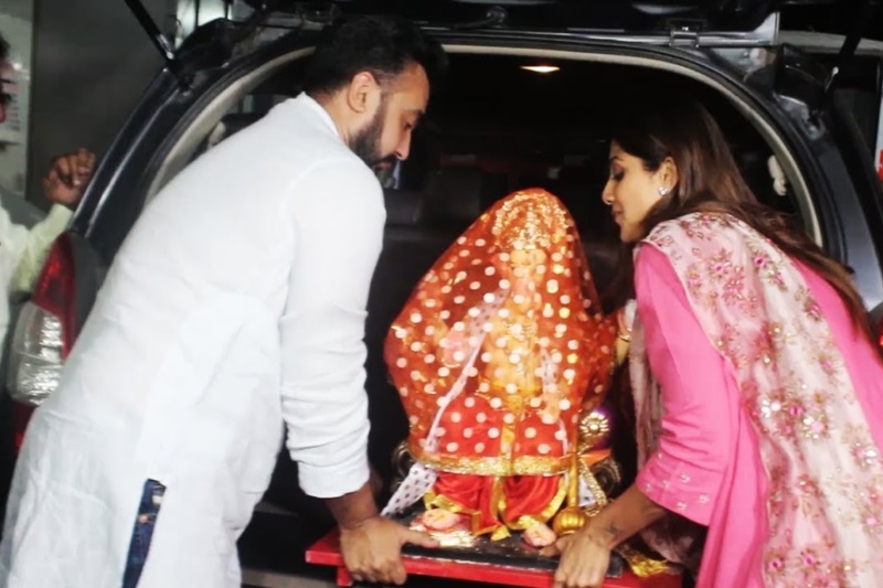 Bollywood celebrates ganpati