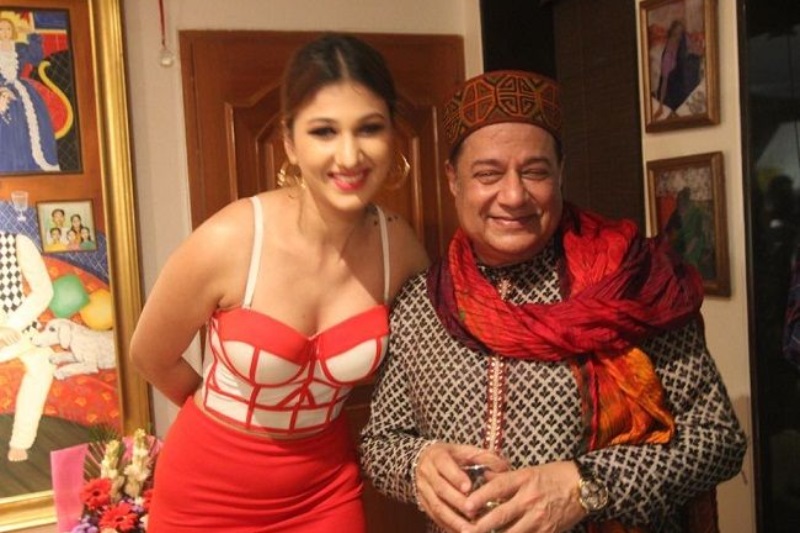 Bigg Boss Anup Jalota Jasleen trolled