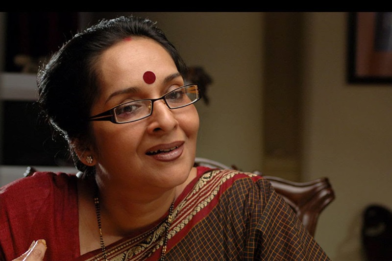Mamata Shankar as Labanya in Shesher Galpo