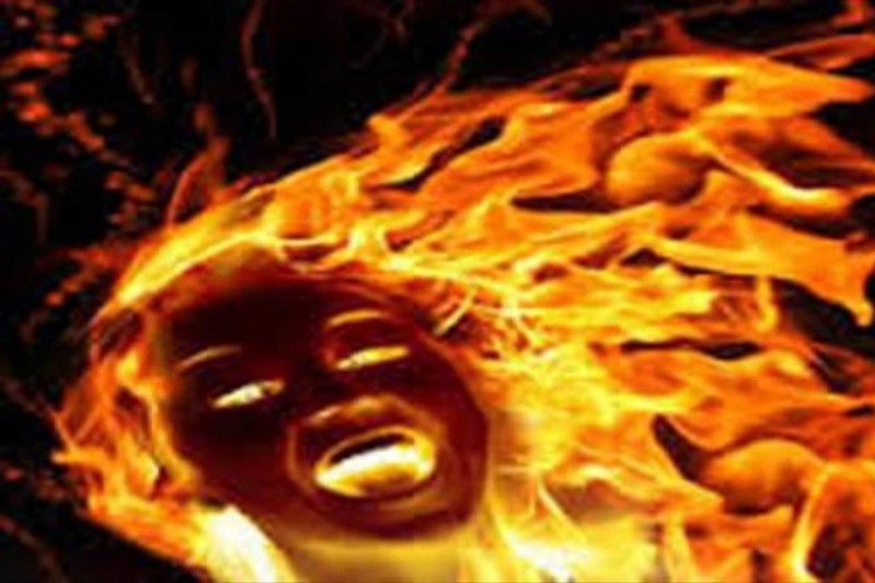 Married Man set woman on fire