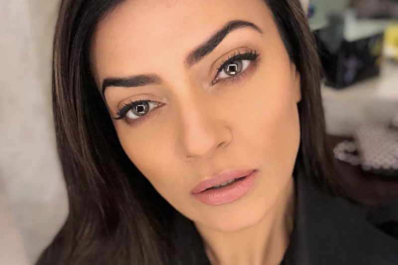 Sushmita Sen compared to Kardashian sister, fans call it plastic surgery