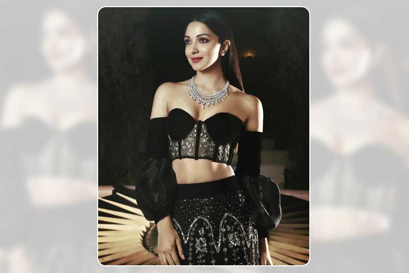 In Pics: Kiara Advani looks drop-dead gorgeous in Manish Malhotra's outfit