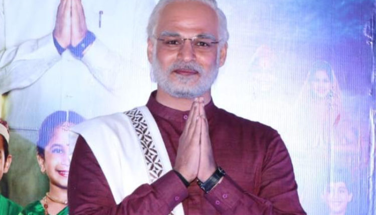 Sandeep Ssingh Vivek Oberoi defend Modi Biopic