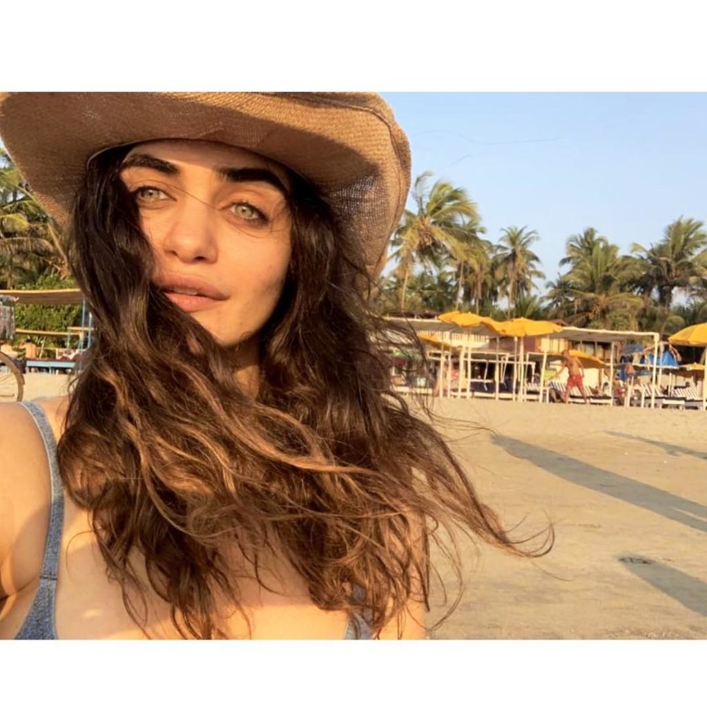 Gabriella Demetriades Photos: 21 Sizzling And Hot Pictures Of Arjun's GF