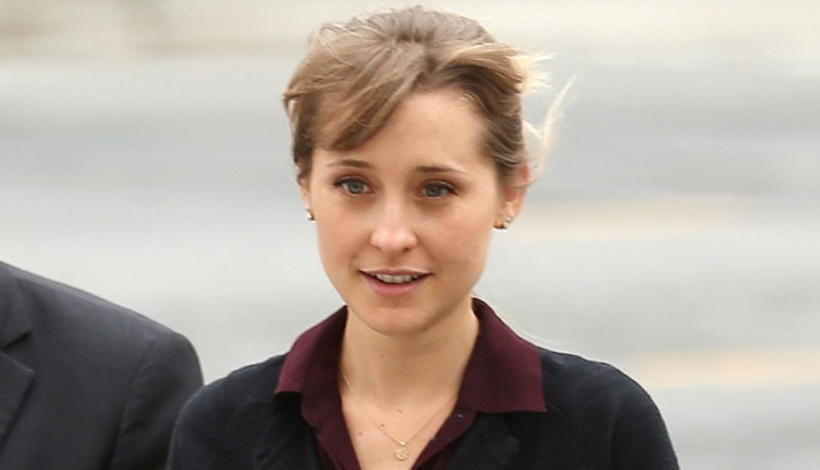 Sex Cult Case Smallville Actress Allison Mack Pleads Guilty