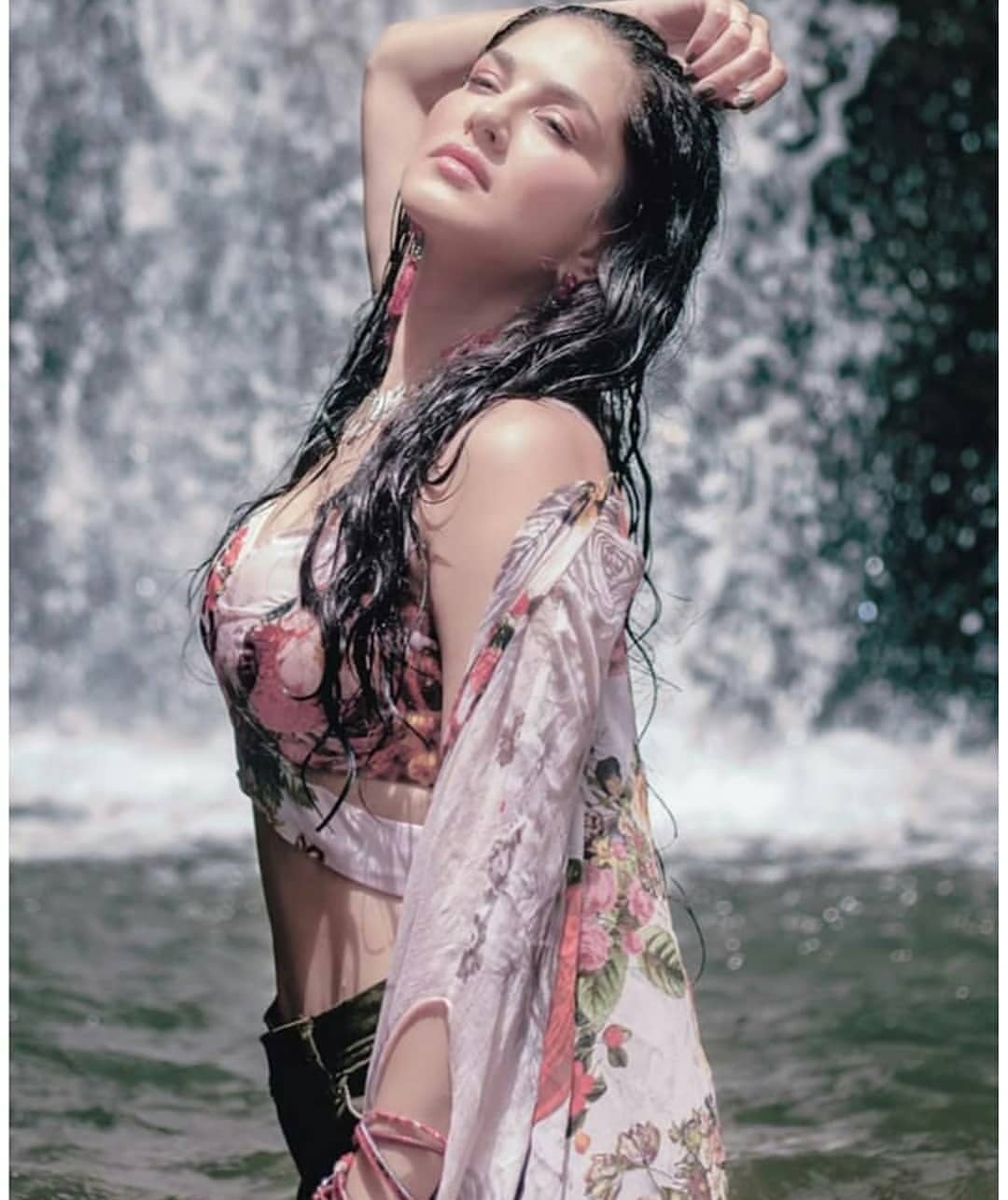 Sunny Leone Hot Photo Gallery Sunny Leone Bold Sizzling