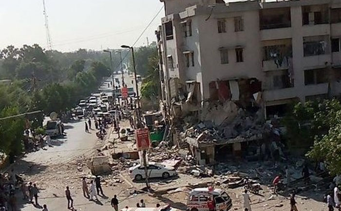 pakistan 3 dead karachi explosion