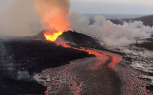 hawaii kilauea volcano erupts