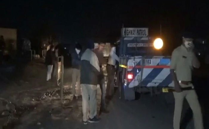 gujarat 15 labourers crushed under truck