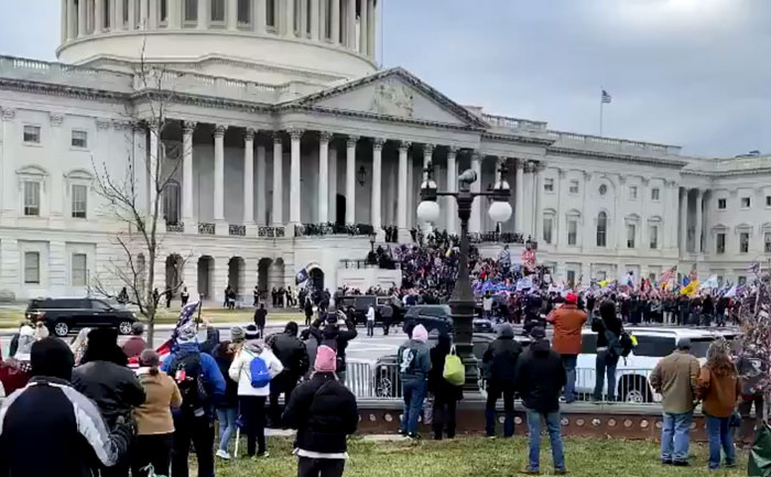 Washington: Mob Storms US Capitol, 1 Dead In Violence