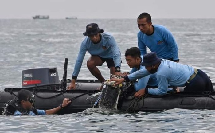 indonesia flight debris