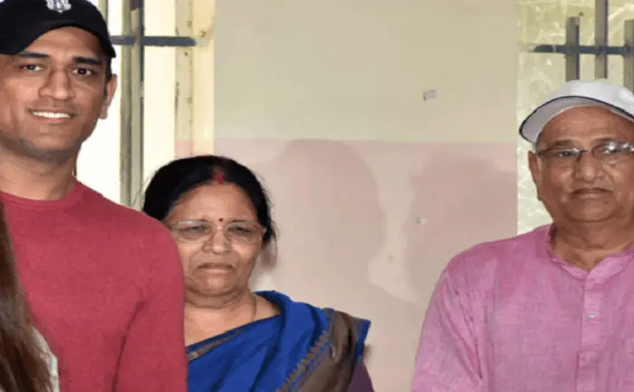 MS Dhoni Parents hospitalized in Ranchi after testing COVID-19 positive