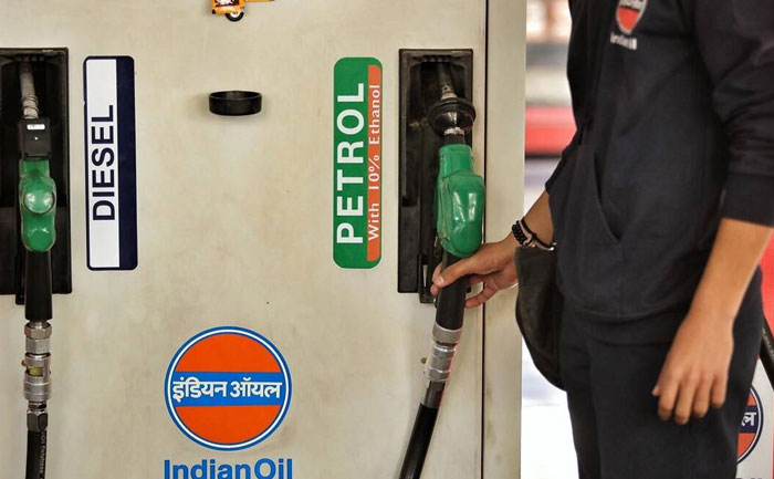 petrol costs 105 mumbai