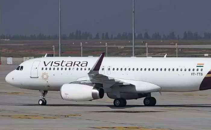 vistara flight hits turbulence passengers injured