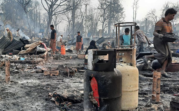 bangladesh factory fire kills 52
