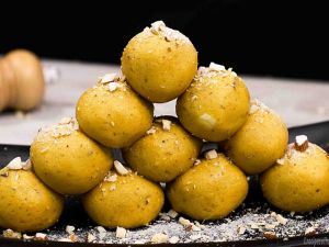 Raksha Bandhan sweets, Besan Ladoo, Indian sweets 