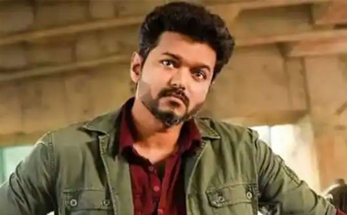 vijay makkal iyakkam dissolved