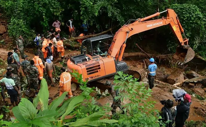 kerala floods 25 dead many missing